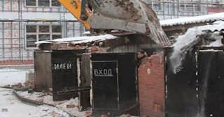 Снос гаража и вывоз мусора в Черкесске - Быстро и качественно от Сварной-Чрк от 2046 рублей